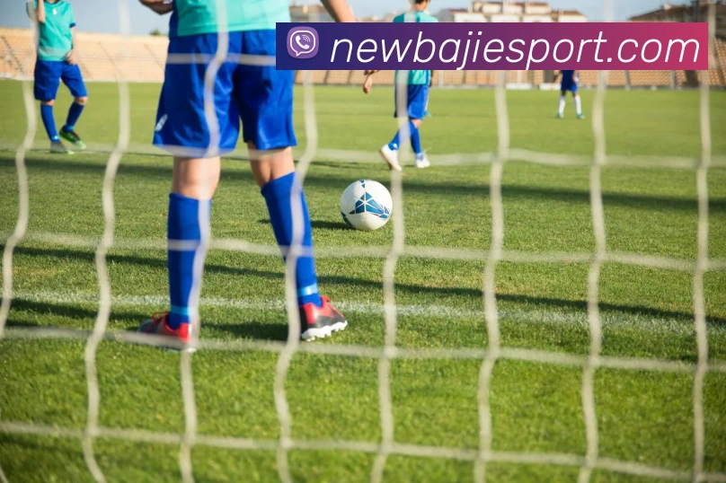 哈克斯替补出彩12投9中高效贡献19分5助攻2抢断助力球队胜利